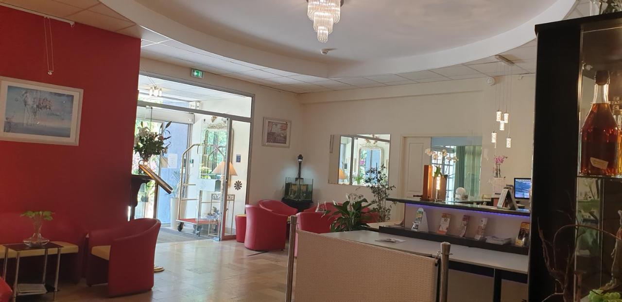 Logis Hotel & Restaurant Le Fleurance Exterior photo