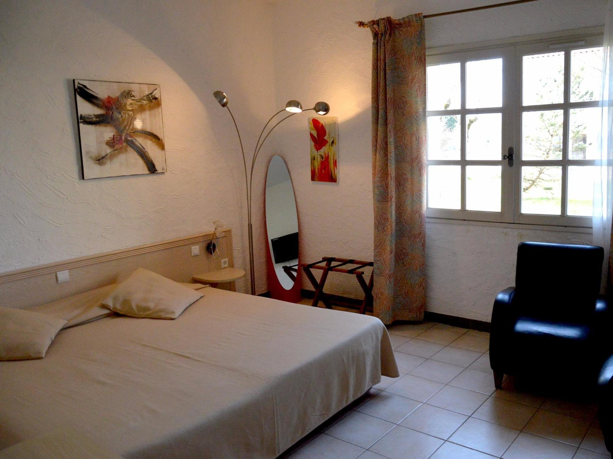 Logis Hotel & Restaurant Le Fleurance Exterior photo