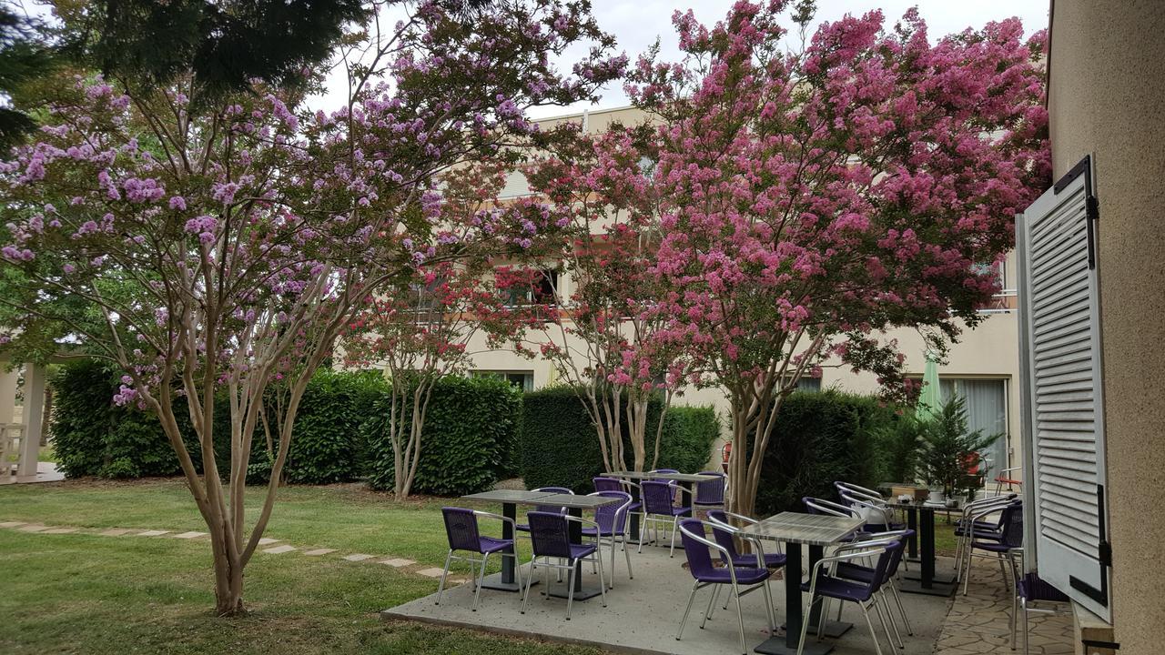 Logis Hotel & Restaurant Le Fleurance Exterior photo